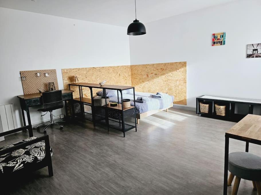 Le Studio De Max - Terrasse Et Parking วาลองซ์ ภายนอก รูปภาพ